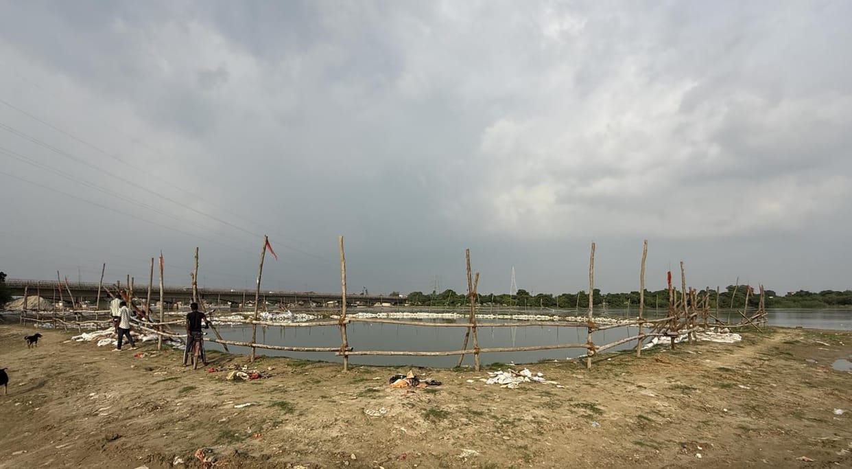 Gorakhpur News: Water level of Rapti river decreased...artificial ponds started getting ready for immersion.
