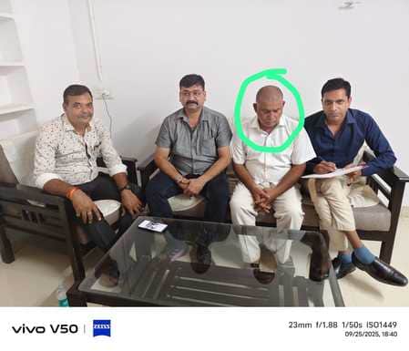 गिरफ्त में आरोपी।