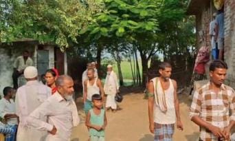 Theft occurred in two houses in Malhipur and Bhinga.