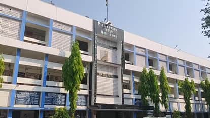 Bihar News : commissioner explanation notice madhepura dm over misleading report transfer posting