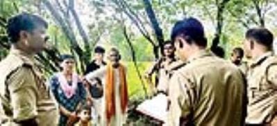 Miscreants looted a woman's jewellery, police embroiled in border dispute