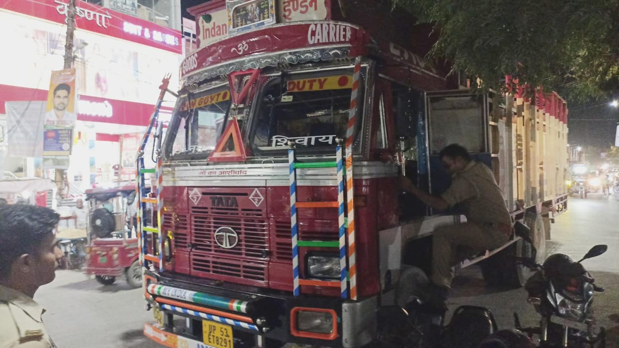 Five people riding two bikes were injured after a truck carrying gas collided with them.