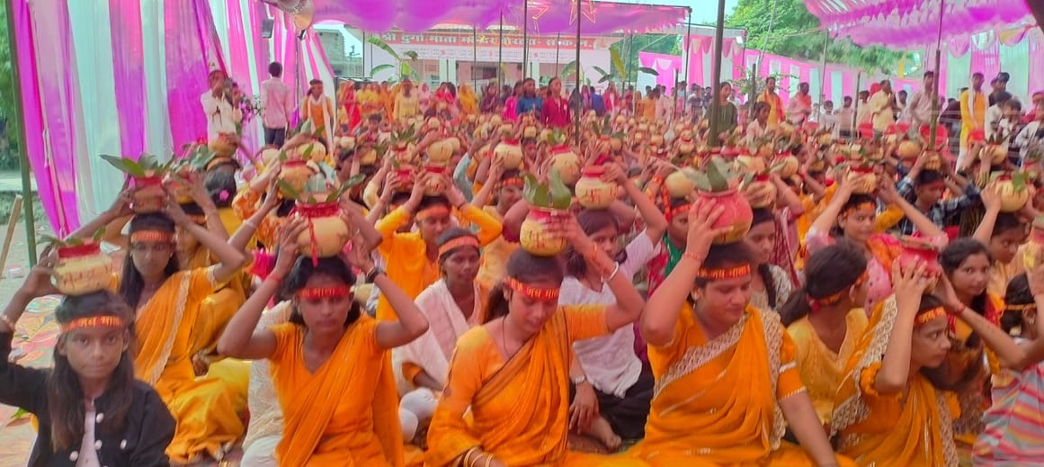 Kalash Yatra taken out for Panchkundiya Gayatri Mahayagna