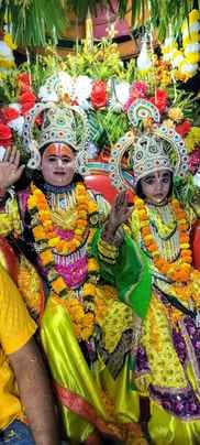 Shri Ram reached Janakpuri with the wedding procession, Janak gave away Sita in marriage.