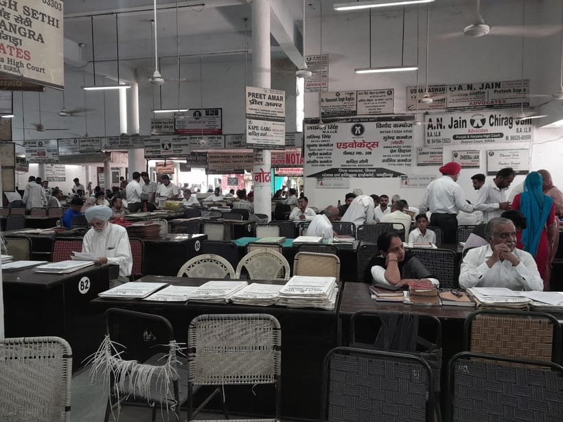 Lawyers suspended work in protest against the robbery incident.
