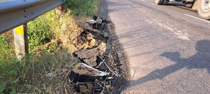 Rapid erosion on the Ganga Canal track, increasing the risk of road collapse