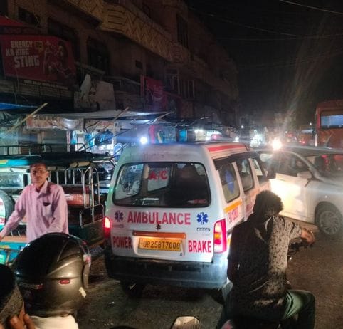 Unstandardized ambulances plying on roads like 'Yamdoots', endangering lives