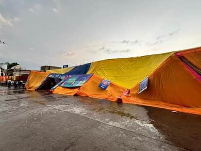 Maihar News: Pandal collapses due to storm at Maihar Maa Sharda Dham