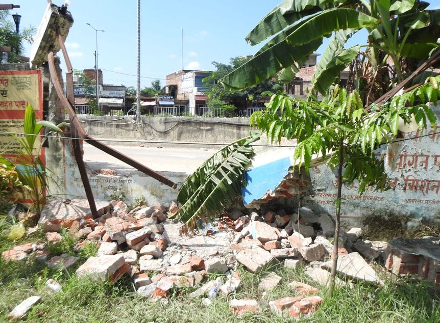 Siddharthnagar News: Statue making work not done, uproar on social media