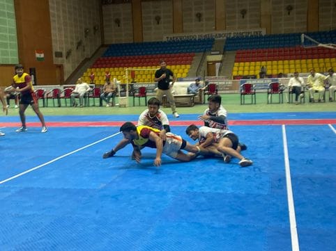 Rohtak defeated Ballabgarh 28-7 in the inter-college Kabaddi competition.