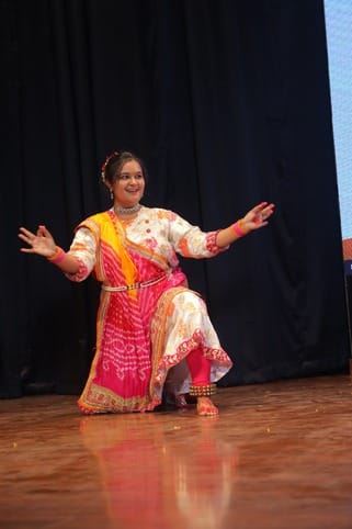 Dance created a buzz, talent displayed in fancy dress