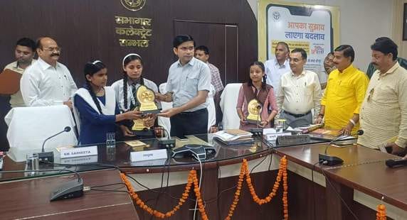 Rehnuma became DM for a day and Namra Naaz became SP.