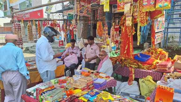 Festival: Shops started getting decorated, the market became lively