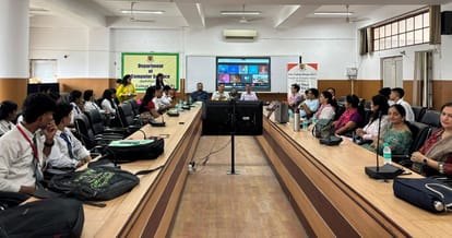 बिलासपुर कॉलेज में आयोजित कार्यशाला में मौजूद शिक्षक व विद्यार्थी। स्रोत: कॉलेज प्रंबधन