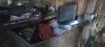 चोरी के बाद बिखरा सामान। स्रोत-सोशल मीडिया  