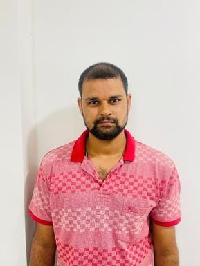 एसटीएफ के हत्थे चढ़ा शातिर अपराधी सुमित चौधरी। स्रोत- पुलिस