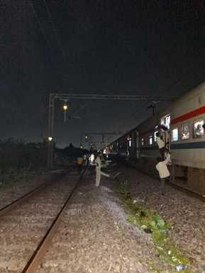 A young man lay down in front of the Sabarmati Express, the train stopped for 30 minutes.