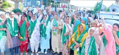 -फोटो 67 : रोहतक में आयोजित रैली में जाती महिलाएं। विज्ञप्ति