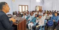 हरसहाय कॉलेज में एआई की जानकारी देते एक्सपर्ट।