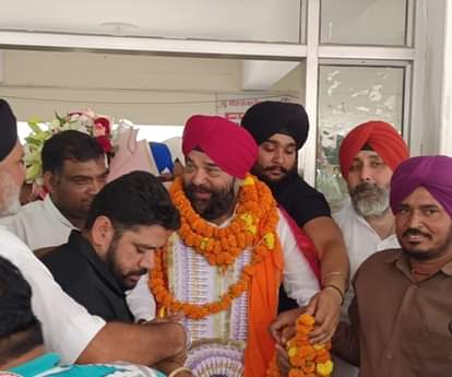 जिला परिषद अध्यक्ष मक्खन सिंह लबाना। आर्काइव