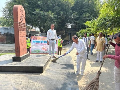 Chairman started a massive 156-hour cleanliness drive