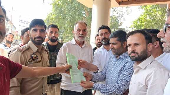 Handwara, GMC Chogal, Held Protest, Civil Society