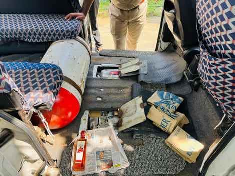 कार में बनाए गुप्त केबिन से बरामद हुई अवैध शराब