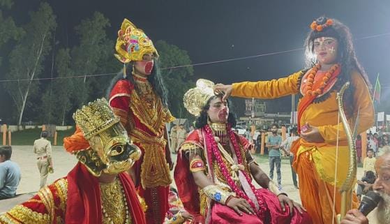 Sugreeva is crowned, Angada becomes the crown prince