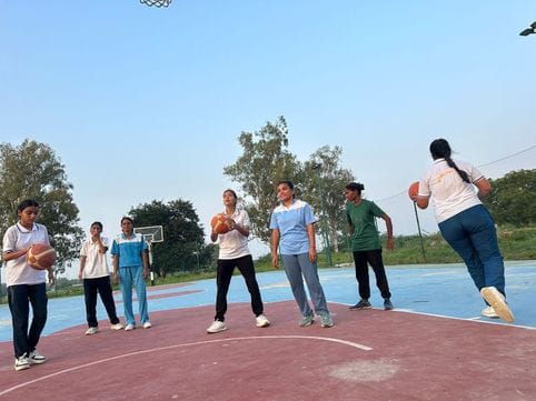 Gorakhpur defeated Varanasi team by eight goals in football.