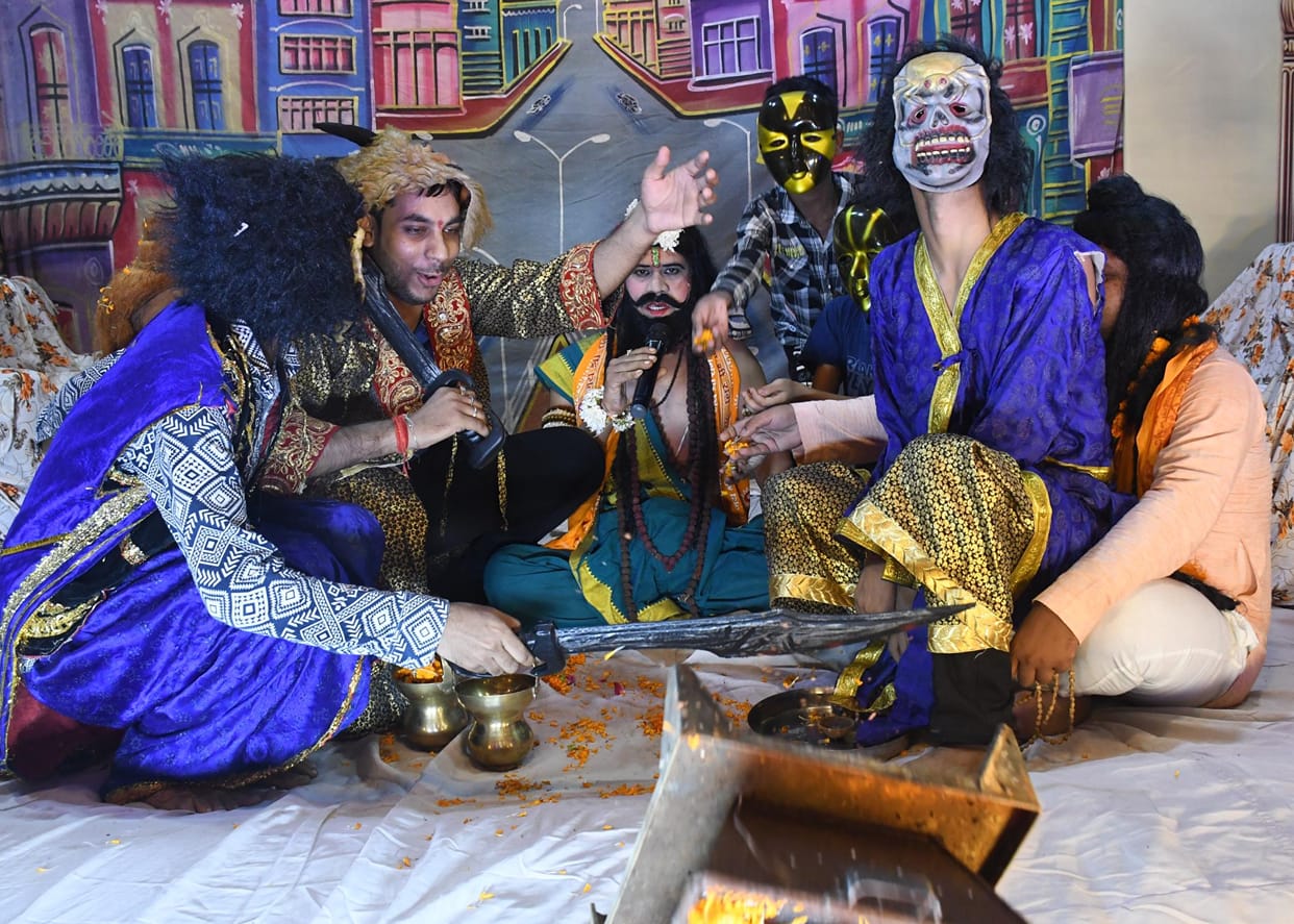 Devotees were moved by the killing of Tadka and the rescue of Ahalya.