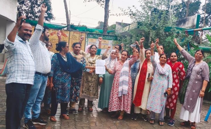 Teachers protested against TET