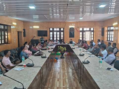 Discussion on income and expenditure in the meeting of Panchayat Samiti Jubbal Kotkhai