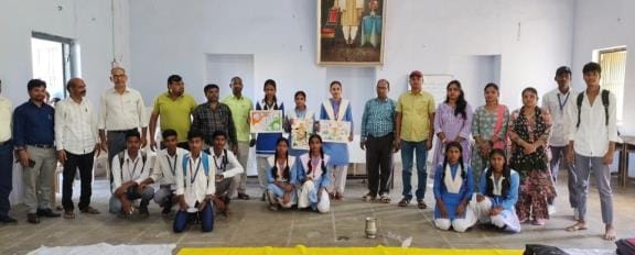 Mohini of Uditpur got first place in the painting competition.