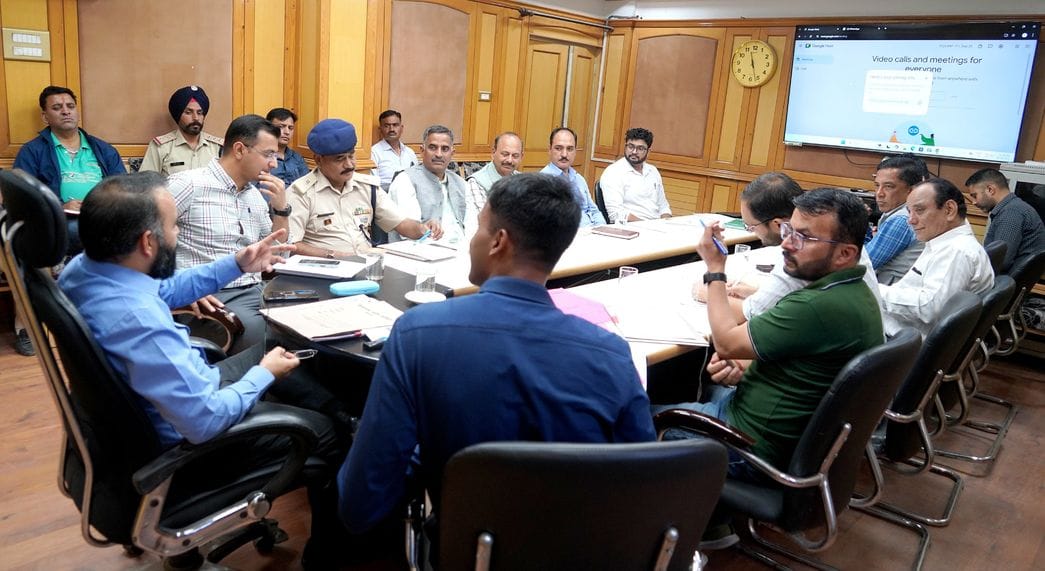 Deputy Commissioner gave instructions in the meeting held regarding Drug Free India Campaign