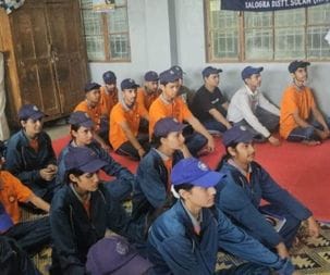 सलोगड़ा स्कूल में एनएसएस शिविर के शुभारंभ के दौरान मौजूद स्वंय सेवी। स्रोत: स्कूल प्रबंधन