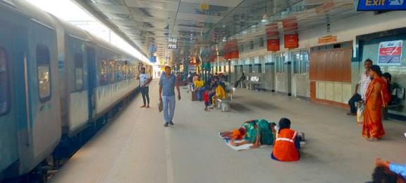 Mega block: Travel difficult, passengers wandering in search of trains