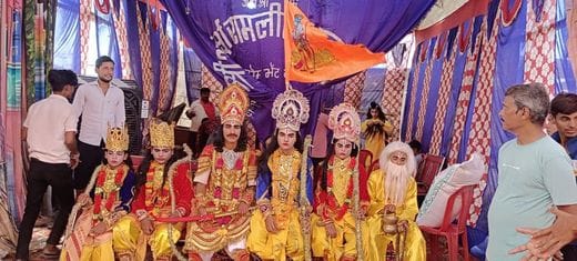 Shri Ram's wedding procession was taken out with great pomp and show along with Kali Akhara.