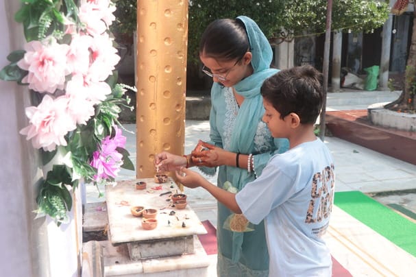 The chants of Jai Mata Di kept echoing in the temples.