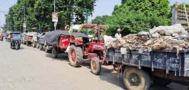 Protest against dumping of garbage near Kachla and Vitroi, drivers returned to Ujjaini