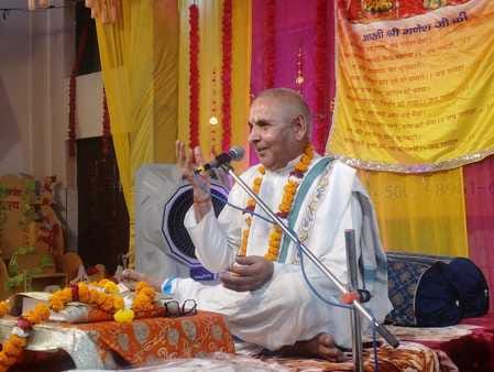 The four forms of God have been described in the story of Shri Ram.