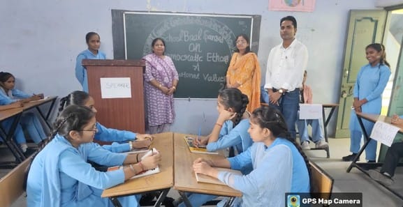 Aanchal got first place in the Children's Parliament competition