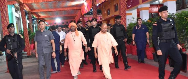 CM Yogi reached Devipatan temple and paid obeisance to Mother Pateshwari.