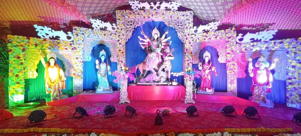 Preparations underway to install idols in pandals