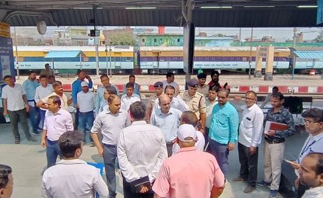 Provide facilities to passengers, take care of cleanliness