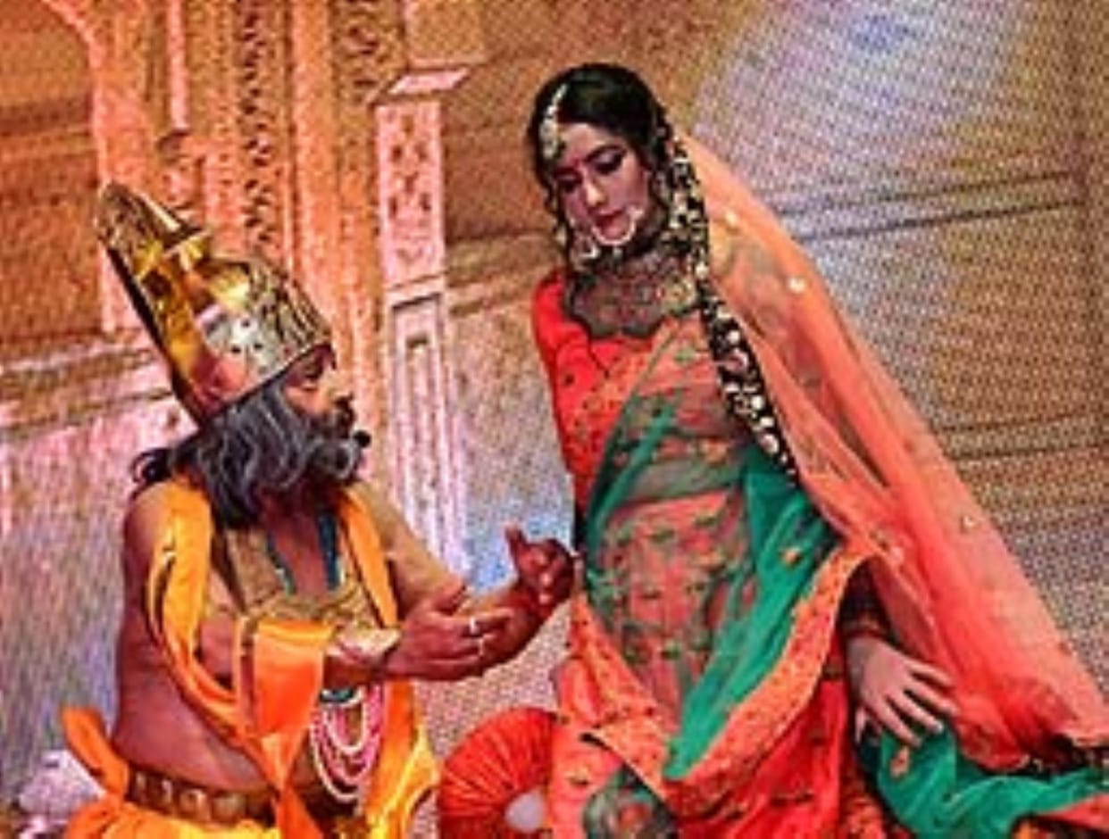 Dasharatha walks but his feet do not move...