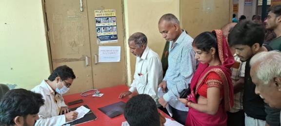 People are falling prey to typhoid due to change in weather