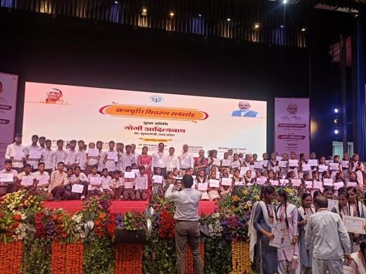5314 children received scholarships, Chief Minister gave certificates