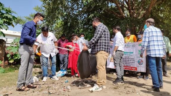 The Municipal Commissioner swept with his friends.