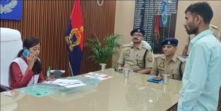 Madhu, posing as SP, telephoned the police station in-charges and ordered action