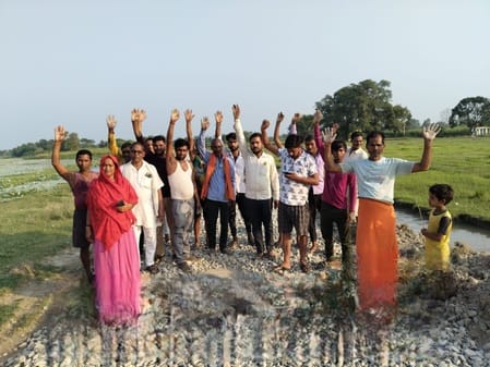 Villagers create ruckus over substandard road construction